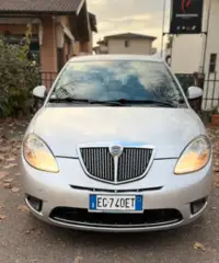 Lancia Ypsilon 1.2 69 CV Unyca x Neopatentati Lancia Ypsilon 1.2 69 CV Unyca x Neopatentati