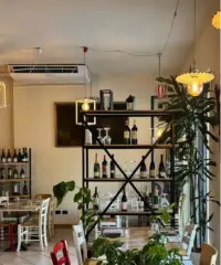 Pizzeria con piccola cucina