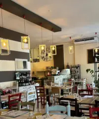 Pizzeria con piccola cucina