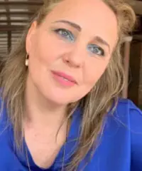 Cerco un uomo che sappia apprezzare le piccole cose Cerco un uomo che sappia apprezzare le piccole cose