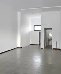 Spazio commerciale BA003309