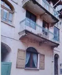 Casa indipendente in vendita in via Roma, 21 Guardabosone