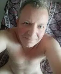 UOMO BELLA PRESENZA, AGIATO CERCA COMPAGNA