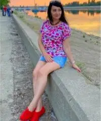 Una signora onesta in cerca di un uomo onesto per sposarsi Una signora onesta in cerca di un uomo onesto per sposarsi