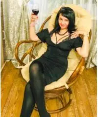 Una signora onesta in cerca di un uomo onesto per sposarsi Una signora onesta in cerca di un uomo onesto per sposarsi