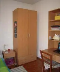 Libera da subito ampia stanza singola