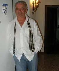 Cerco una amica sincera e brava Cerco una amica sincera e brava