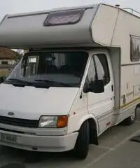 CAMPER CI INTERNATIONAL SU BASE FORD