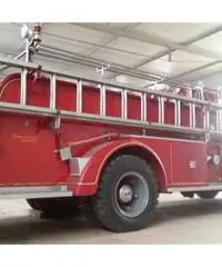 Mack B85F Camion dei pompieri Veicolo rarissimo - Napoli Mack B85F Camion dei pompieri Veicolo rarissimo - Napoli