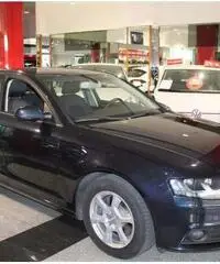 Audi A4 2.0 TDI 143 CV multitronic Ambiente Plus 2012 - Campania