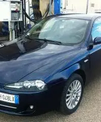 Alfa 147 Distinctive 1.9 JTD Alfa 147 Distinctive 1.9 JTD