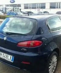Alfa 147 Distinctive 1.9 JTD Alfa 147 Distinctive 1.9 JTD