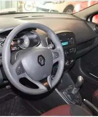 RENAULT CLIO SPORTOUR SW 2015 KM 12589 WAVE - Campania