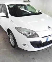 RENAULT MEGANE 1.5 DCI LUXE 110CV +NAVI - Napoli RENAULT MEGANE 1.5 DCI LUXE 110CV +NAVI - Napoli