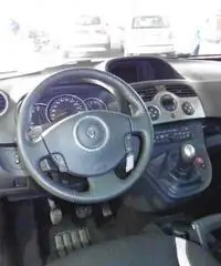 RENAULT KANGOO 1.5 DCI ENERGY 90CV 5 POSTI - Napoli RENAULT KANGOO 1.5 DCI ENERGY 90CV 5 POSTI - Napoli