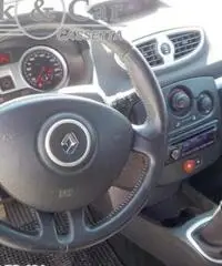 RENAULT CLIO - AUTOVETTURA 2006 - Puglia