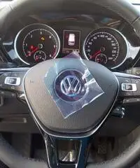 Volkswagen Nuovo Touran 2.0tdi Highline - Cuneo Volkswagen Nuovo Touran 2.0tdi Highline - Cuneo