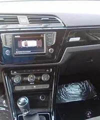 Volkswagen Nuovo Touran 2.0tdi Highline - Cuneo Volkswagen Nuovo Touran 2.0tdi Highline - Cuneo