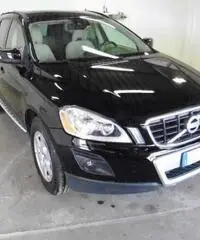 VOLVO XC60 2.4 D KINETIC AWD 163CV - Napoli VOLVO XC60 2.4 D KINETIC AWD 163CV - Napoli