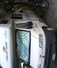 CAMPER 7 posti - Varese CAMPER 7 posti - Varese