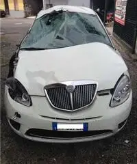 Lancia Ypsilon Diva 1.2 gpl SINISTRATA MARCIANTE - Napoli Lancia Ypsilon Diva 1.2 gpl SINISTRATA MARCIANTE - Napoli