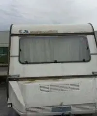 Roulotte Adria 3 posti anno 89 Roulotte Adria 3 posti anno 89