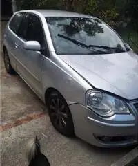 VW Polo 1.9 incidentata - Roma VW Polo 1.9 incidentata - Roma