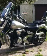 MOTO YAMAHA XVS 1300 A MOTO YAMAHA XVS 1300 A