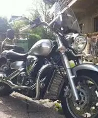 MOTO YAMAHA XVS 1300 A MOTO YAMAHA XVS 1300 A