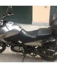 SUZUKI V - STROM DL650 TRAVELLER