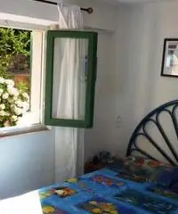 Fresca e tranquilla casetta nel verde a pochi passi dal mare Fresca e tranquilla casetta nel verde a pochi passi dal mare