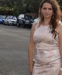 Sono una donna semplice di 28 anni Sono una donna semplice di 28 anni