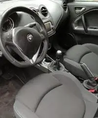 ALFA ROMEO MiTo 1.3 JTDm 85 CV S&S Distinctive 2015 ALFA ROMEO MiTo 1.3 JTDm 85 CV S&S Distinctive 2015