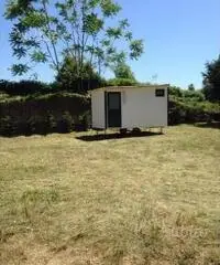 Privato terreno edificabile mq 1000 Euro 10.000 Privato terreno edificabile mq 1000 Euro 10.000
