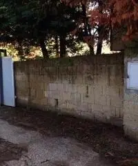 Privato terreno edificabile mq 1000 Euro 10.000 Privato terreno edificabile mq 1000 Euro 10.000