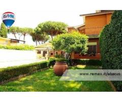 Anzio -  Villa 10 locali € 490.000 T928