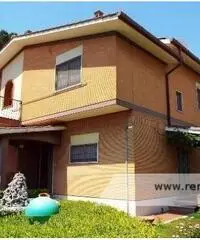 Anzio -  Villa 10 locali € 490.000 T928