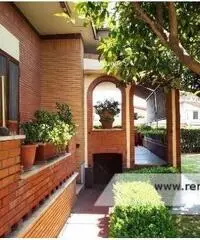 Anzio -  Villa 10 locali € 490.000 T928