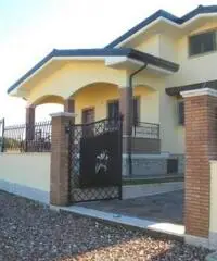 Vendita Villa da 148mq con garage Vendita Villa da 148mq con garage