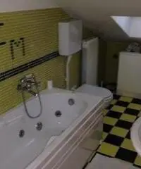 APPARTAMENTO di 4 vani e di 110 mq (ANCONA - ripe) rif. VND 5