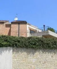 Villa in vendita a Falconara Marittima, FALCONARA