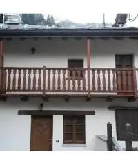 RifVVSH014 - Casa indipendente in Vendita a Champorcher di 85 mq RifVVSH014 - Casa indipendente in Vendita a Champorcher di 85 mq