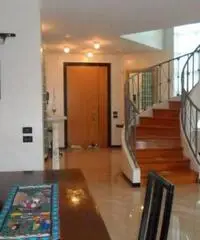 Vendita Villa in Via Filippo Turati Vendita Villa in Via Filippo Turati