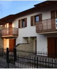 villa a schiera Vicino scuole mq 200 Euro 299.000 villa a schiera Vicino scuole mq 200 Euro 299.000