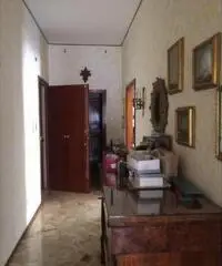 APPARTAMENTO di 5 vani e di 100 mq (BOLOGNA - Bologna) rif. VV 26