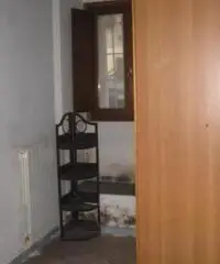 CAPRIOLO: MONOLOCALE IN PIAZZA DELLA CHIESA anticipo Euro 8.000,00 piu Euro 365,00 mensili x 12 anni