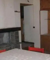 EDOLO IN PALAZZO D 'EPOCA RISTRUTTURATO ...APPARTAMENTO DA RISISTEMARE cod. 4.702 30-11 EDOLO IN PALAZZO D 'EPOCA RISTRUTTURATO ...APPARTAMENTO DA RISISTEMARE cod. 4.702 30-11
