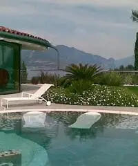 Manerba del Garda vendesi immobile di prestigio 7 vani 450 Mq Manerba del Garda vendesi immobile di prestigio 7 vani 450 Mq