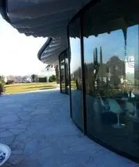 Manerba del Garda vendesi immobile di prestigio 7 vani 450 Mq Manerba del Garda vendesi immobile di prestigio 7 vani 450 Mq