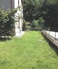 CASA INDIPENDENTE di 260 mq (PONTE LAMBRO) rif. 632 CASA INDIPENDENTE di 260 mq (PONTE LAMBRO) rif. 632